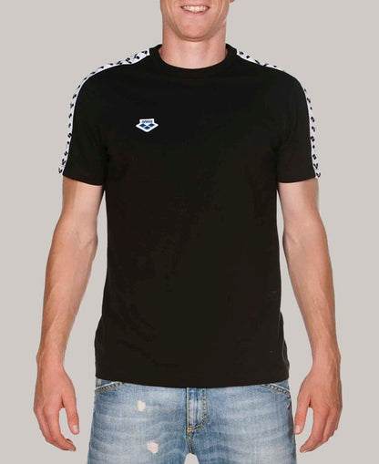 https://web.metroswimshop.com/images/002701_501.jpg