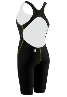 https://web.metroswimshop.com/images/7190911_467.jpg