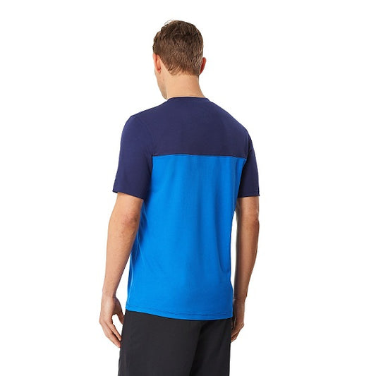 https://web.metroswimshop.com/images/7748031_421_bk.jpg